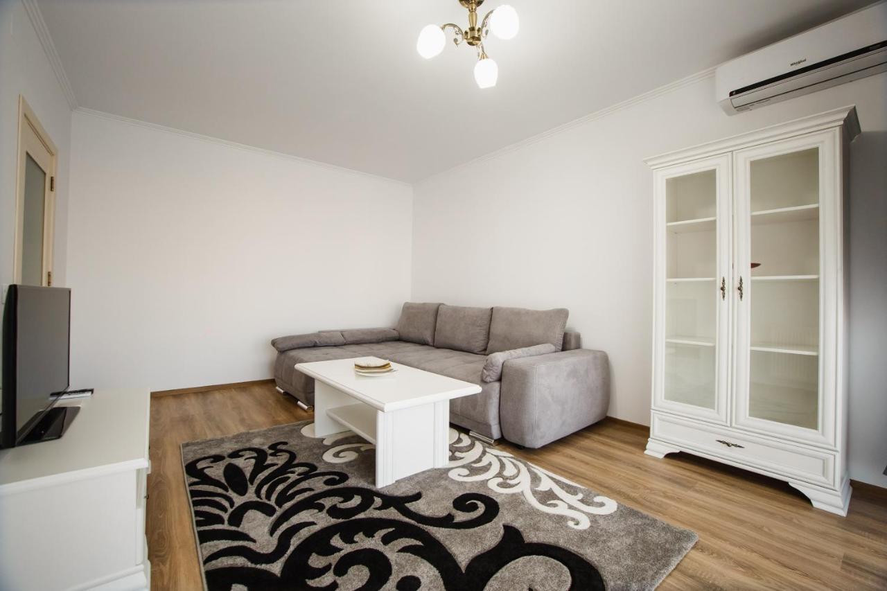 Bright & Elegant Central Apartment Nagyvárad Kültér fotó