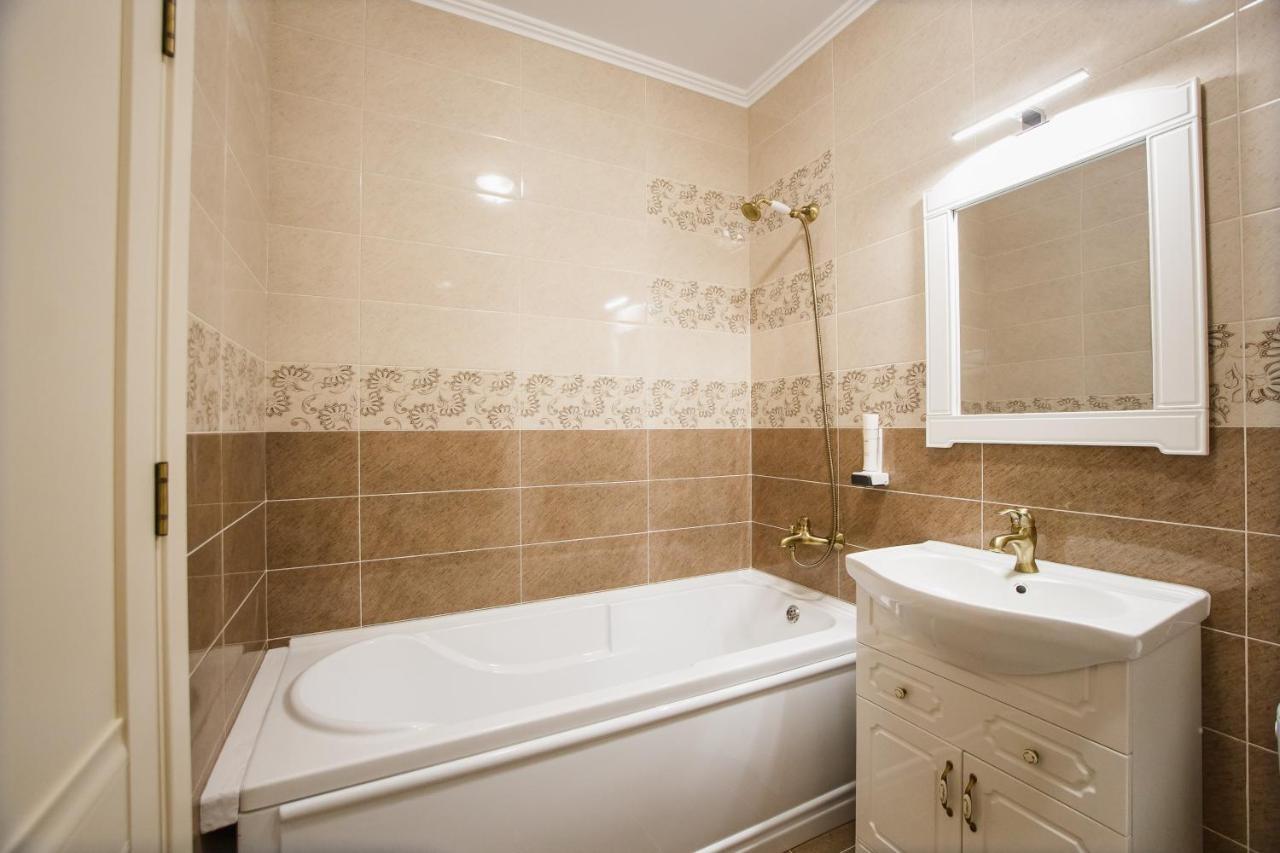 Bright & Elegant Central Apartment Nagyvárad Kültér fotó